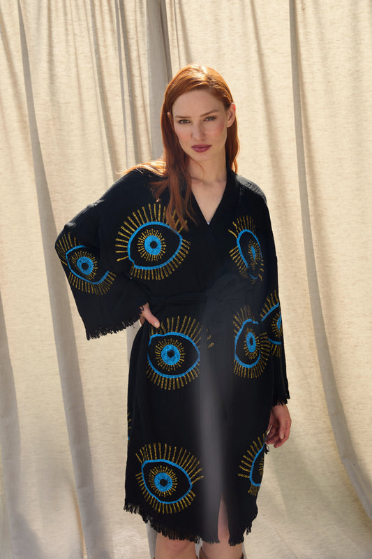 Short Black Nazar Kimono – kurzer Musselin-Kimono in Schwarz mit Nazar-Print, Ansicht 2