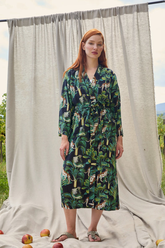 Savanna Kimono – Kimono aus Baumwolle in Schwarz mit Pflanzen und Leoparden