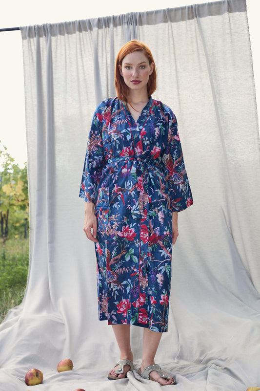 Amalfi Kimono – Kimono aus Baumwolle in Blau mit Vögeln und Blüten