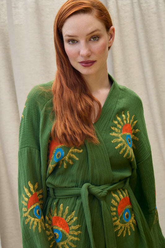 Short Olive Sunrise Nazar Kimono – kurzer Musselin-Kimono in Olivgrün mit Sunrise-Nazar-Print, Ansicht 2