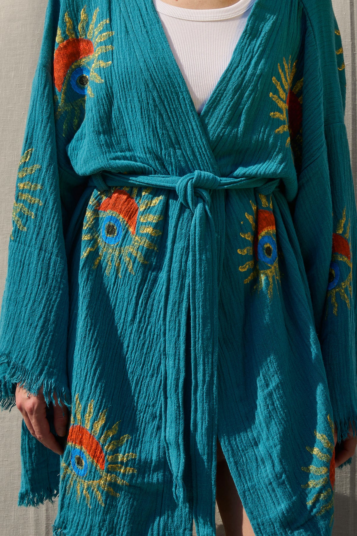 Short Teal Sunrise Nazar Kimono – kurzer Musselin-Kimono in Teal mit Sunrise-Nazar-Print, Ansicht 6