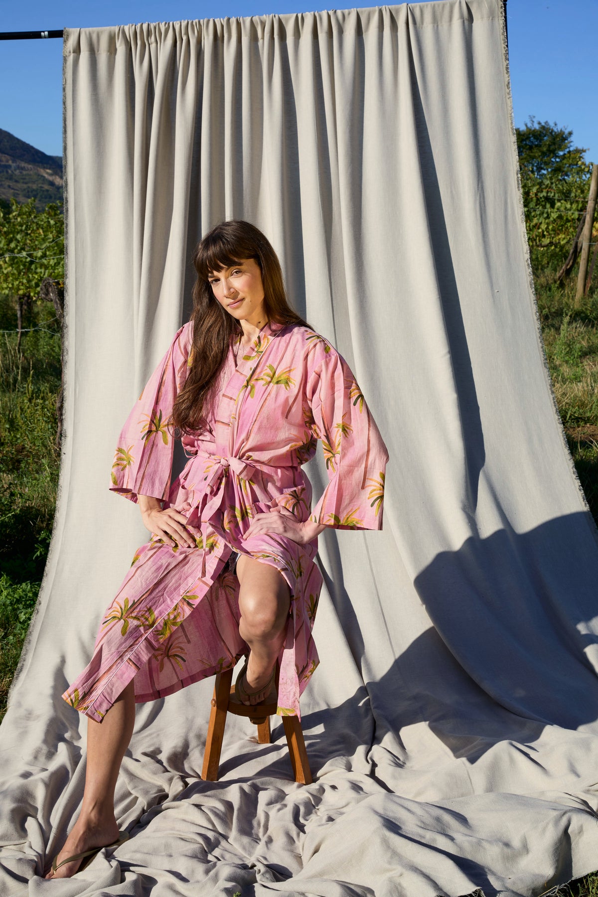 Palm Springs Kimono Rosa – Kimono aus Baumwolle mit Palmen-Print in Rosa