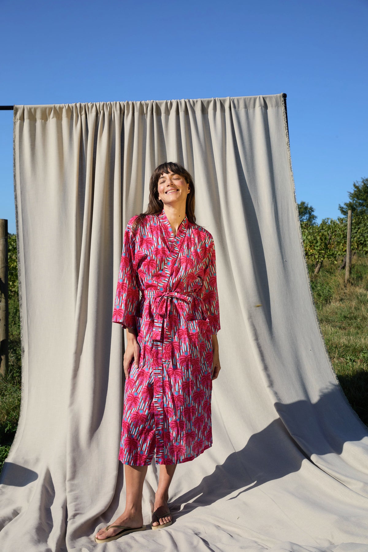 Miami Kimono – Kimono aus Baumwolle in Pink mit Palmen-Print