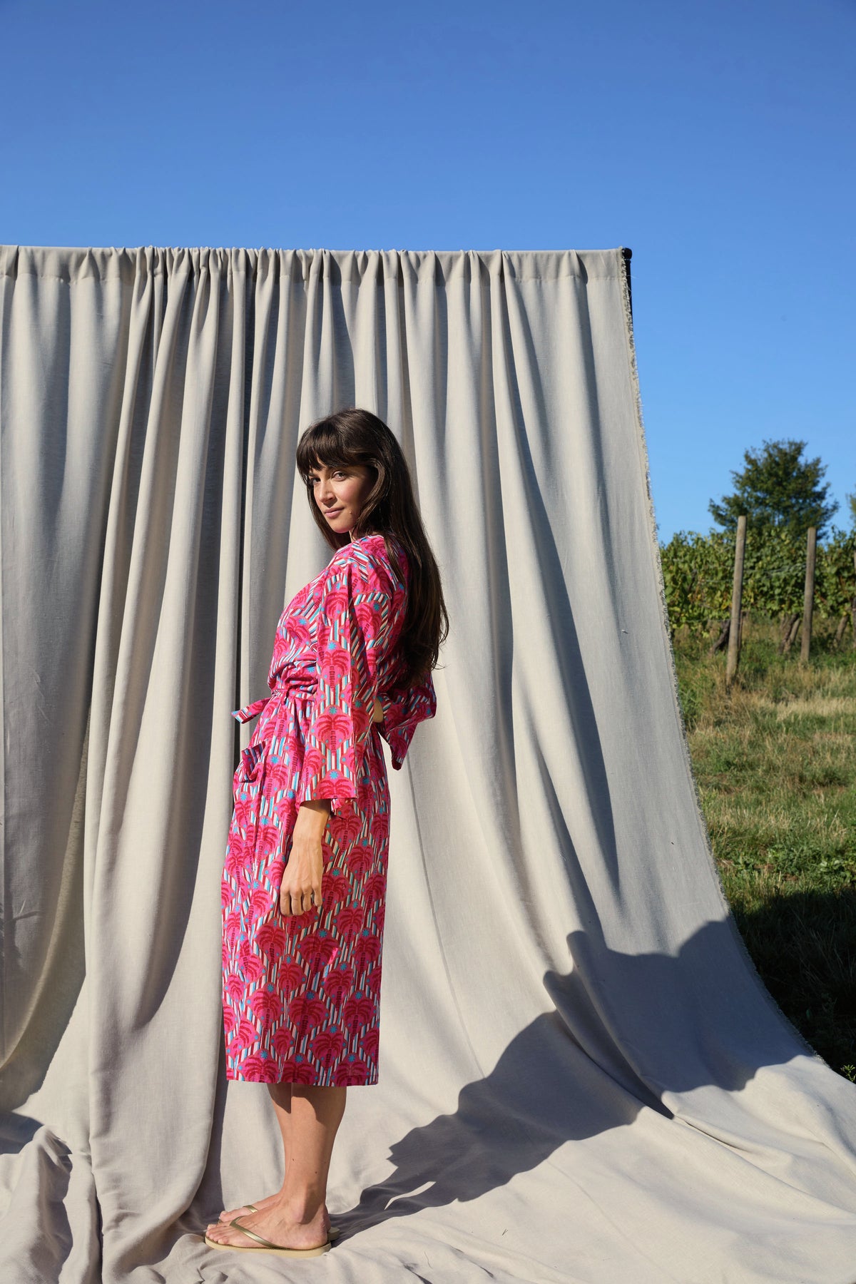 Miami Kimono – Kimono aus Baumwolle in Pink mit Palmen-Print
