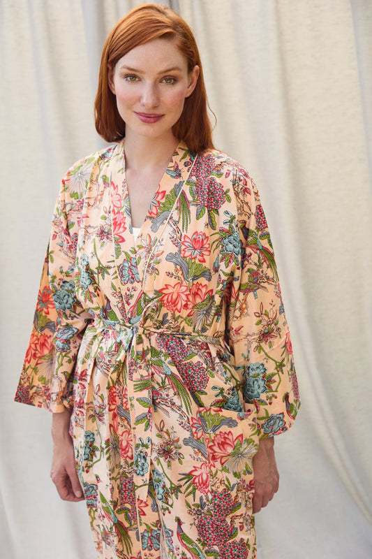 Bellini Kimono – Kimono aus Baumwolle in Pfirsich mit Blüten und Vögeln