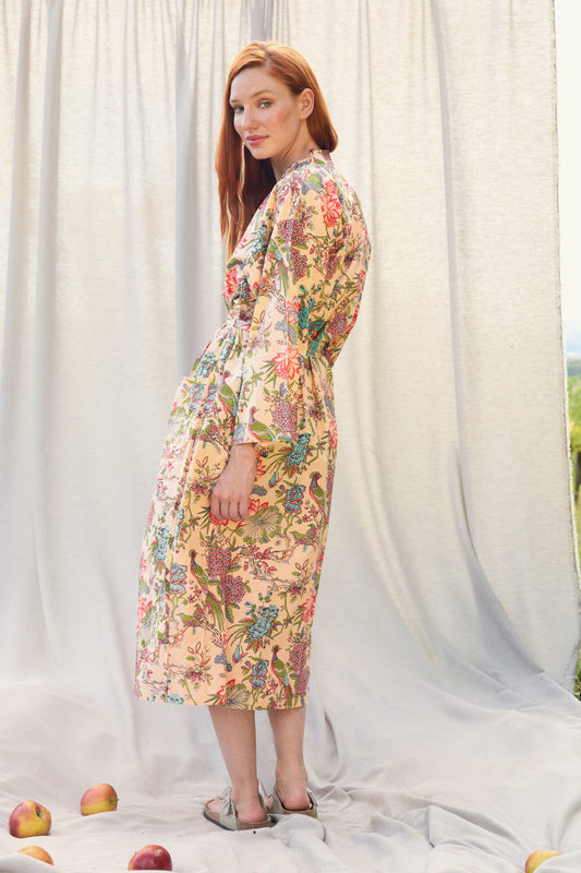 Bellini Kimono – Kimono aus Baumwolle in Pfirsich mit Blüten und Vögeln