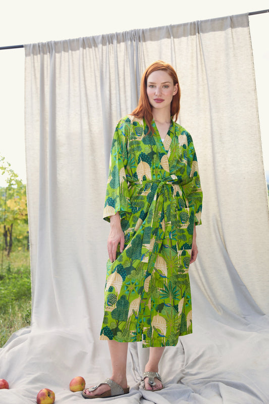 Bali Kimono – Kimono aus Baumwolle in Grün mit Pflanzen und Pfauen