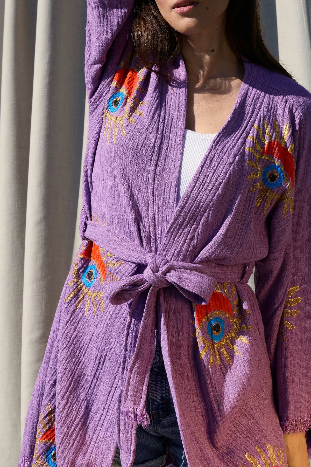 Short Violet Sunrise Nazar Kimono – kurzer Musselin-Kimono in Violett mit Sunrise-Nazar-Print, Ansicht 6