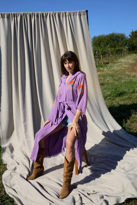 Violet Sunrise Nazar Kimono – Musselin-Kimono in Lila mit Sonnen-Nazar-Motiv