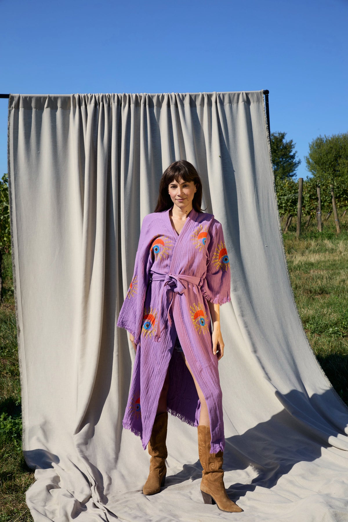 Violet Sunrise Nazar Kimono – Musselin-Kimono in Lila mit Sonnen-Nazar-Motiv