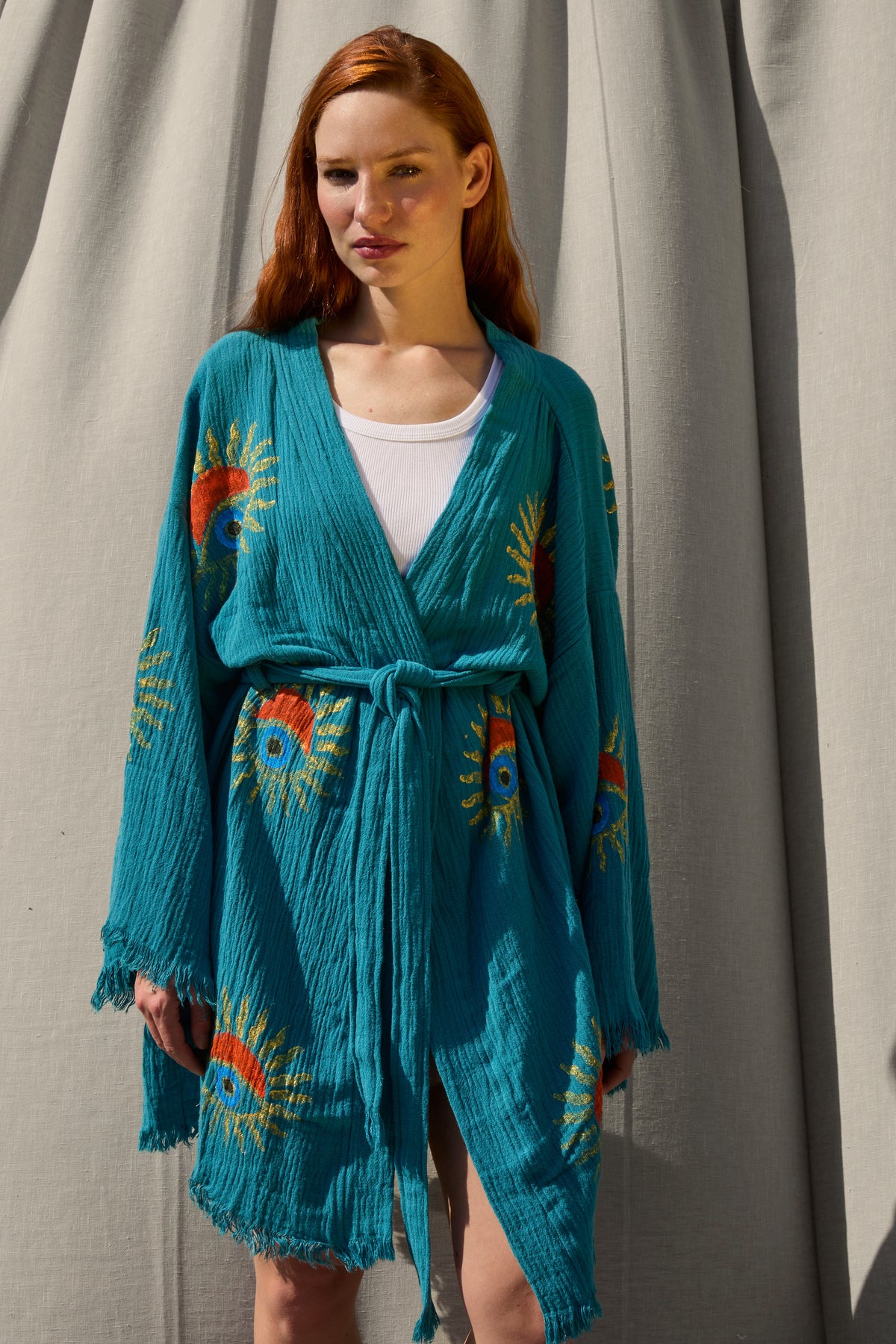 Short Teal Sunrise Nazar Kimono – kurzer Musselin-Kimono in Teal mit Sunrise-Nazar-Print, Ansicht 3